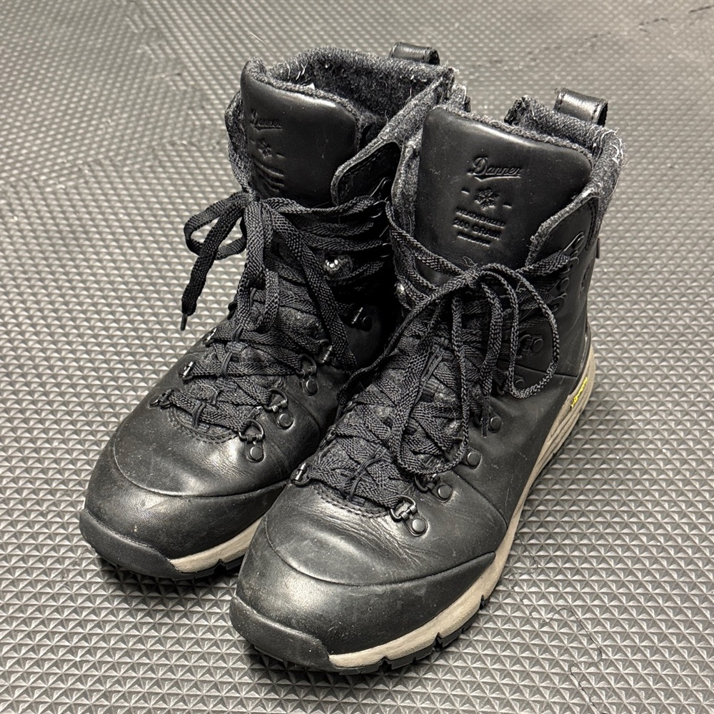 Danner Women’s Artic 600 side-zip Winter Boots
